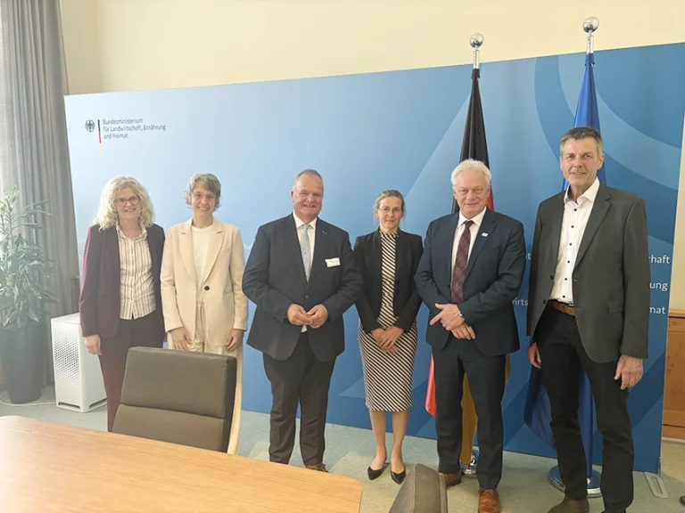 Sonderregelung beim Mindestlohn nötig für Sonderkulturen - Ufen und Schliecker bei Alois Rainer